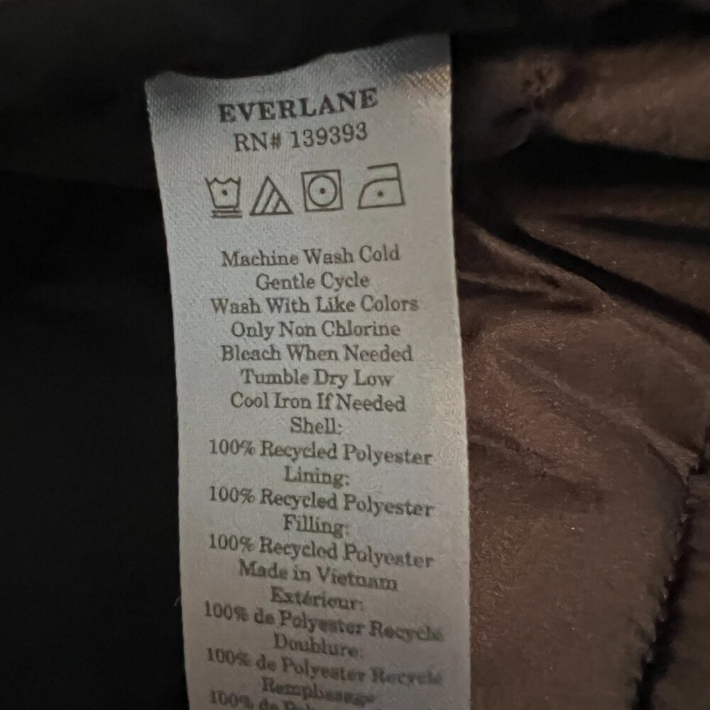 EVERLANE Women's Renew Lightweight Puffer Jacket - Black,  Size Large -  EUC - Picture 6 of 16